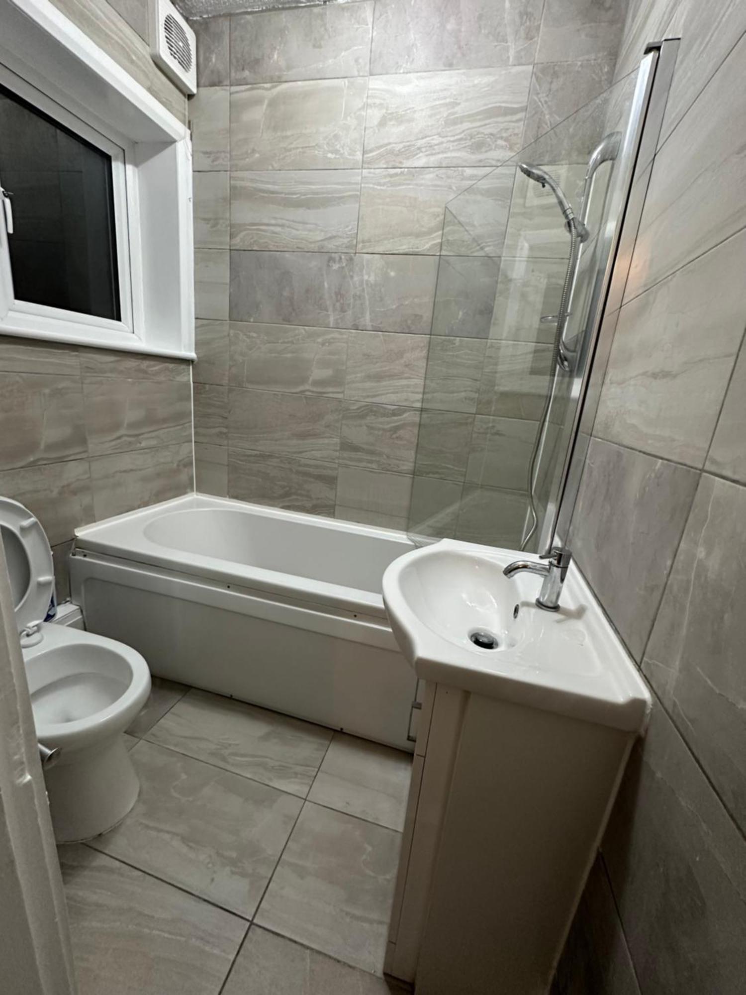 Keedonwood Road Bromley, Rooms With Free Wifi Exterior photo