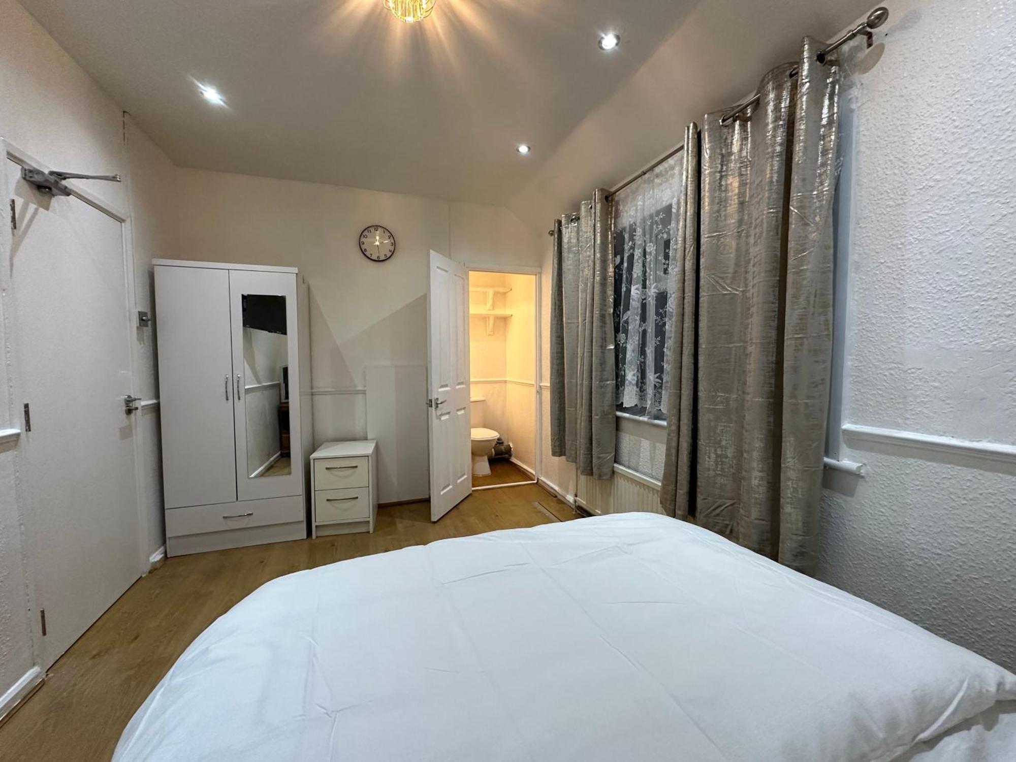Keedonwood Road Bromley, Rooms With Free Wifi Exterior photo